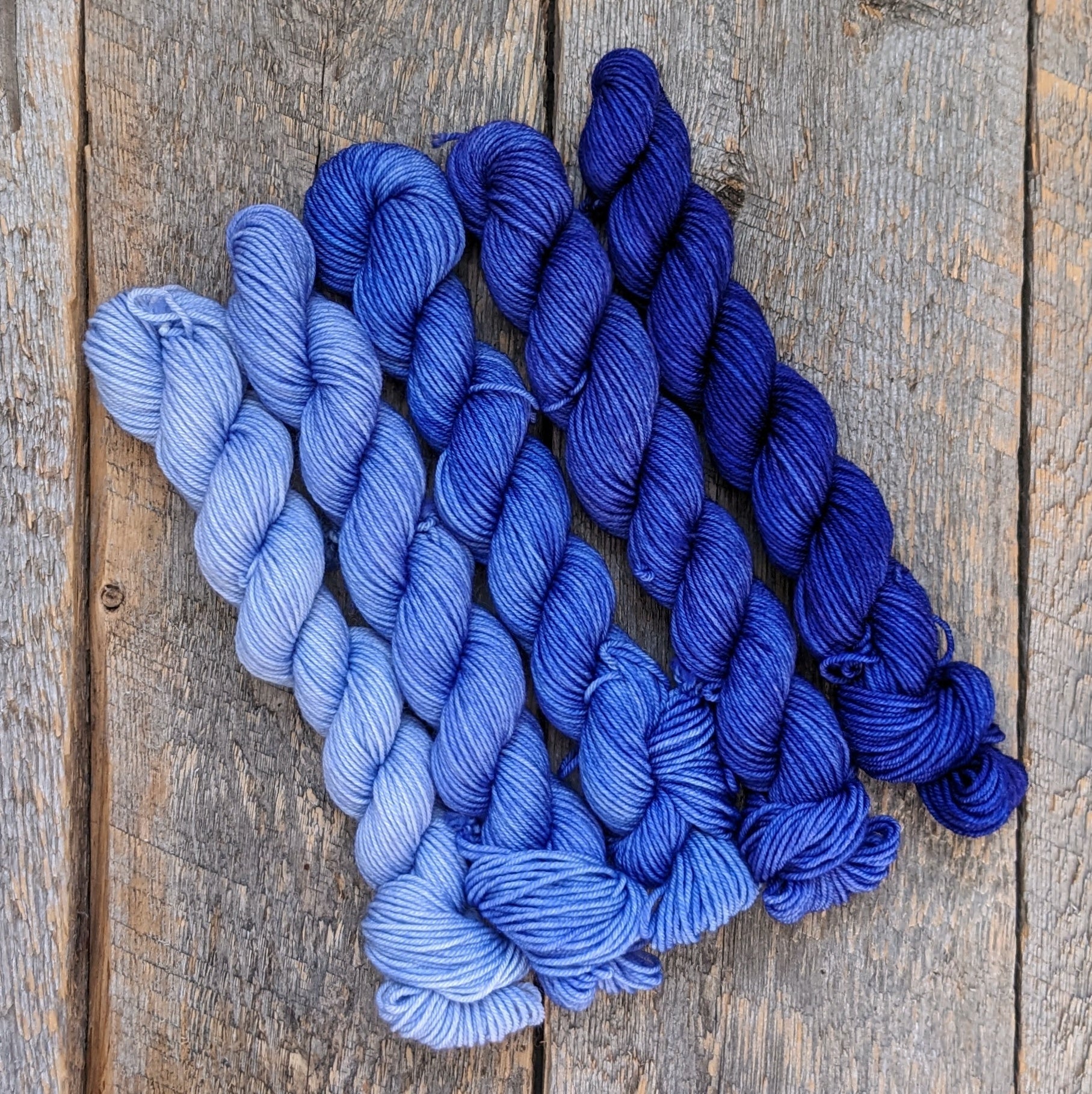 gradient mini set, mini skeins, twisted mini skeins, sock yarn, fingering yarn, violet hand dyed yarn, purple hand dyed yarn