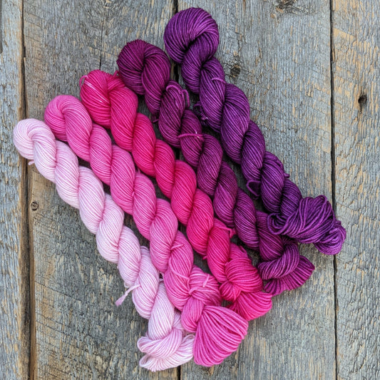gradient mini set, pink yarn, red violet yarn, purple yarn, mini skeins, twisted mini skeins, sock yarn, fingering yarn